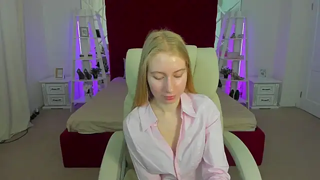Alina_Blonde webcam
