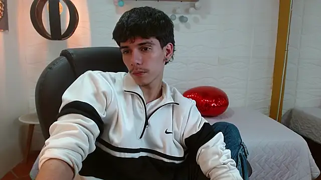 AmethystShadow17 webcam