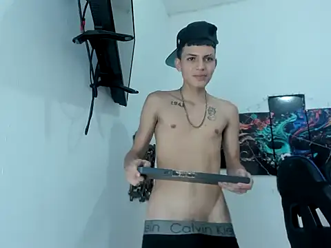 Yherferson_45 webcam