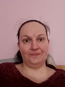 BustyLadyAlma webcam