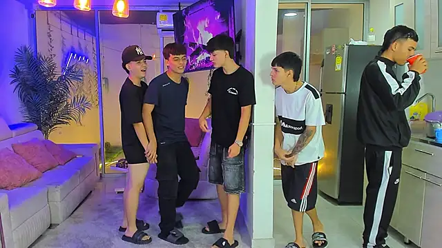 Houseofwarrios webcam