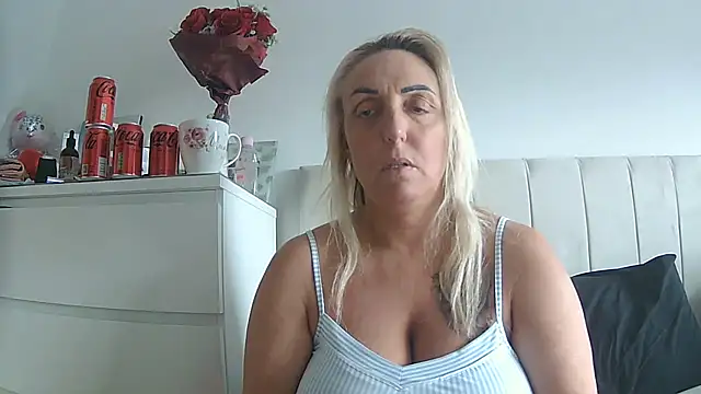 theblondecocklover webcam