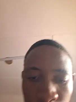 youngAndReckles webcam