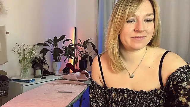 5_in_one webcam stripchat model stream image