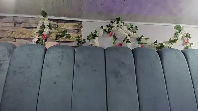 Victoria_Rossy webcam