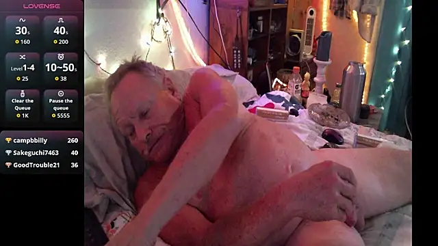 Pussyeat2please webcam