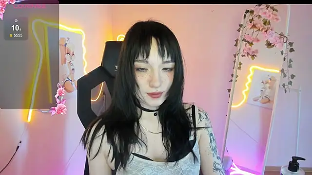 AliceeinWonderlanddd webcam