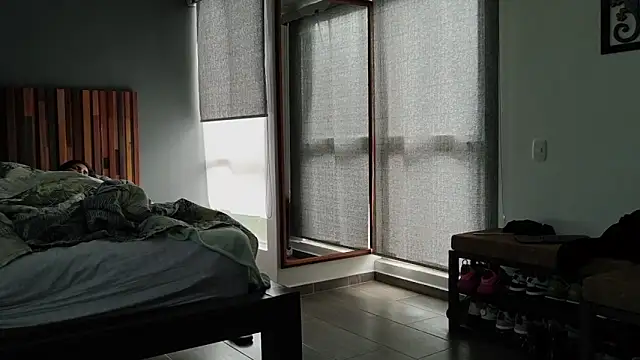 LauraaPeachh1 webcam