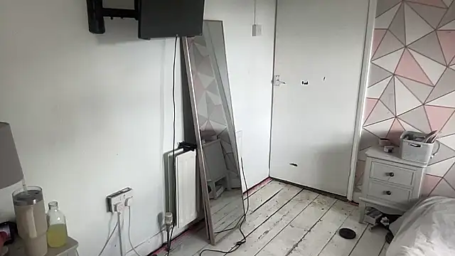 Bustyblondebabe32 webcam