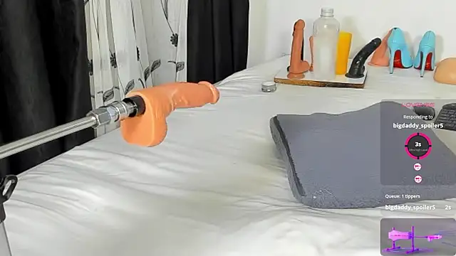 CREAMY_BUBBLEGUM live sex cam