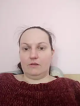 BustyLadyAlma webcam