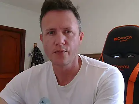 TroyDieselXXX webcam