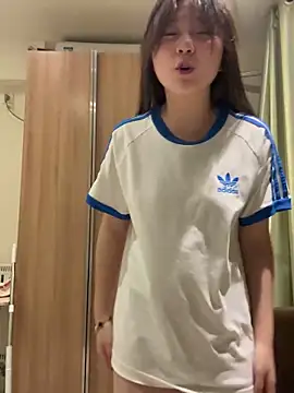 美女LXR77887在线直播
