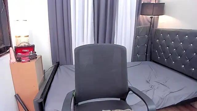 hotasianbeatrixx - Hotasianbeatrixx's free webcam - UK Sex Cams