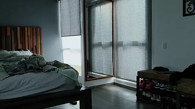 LauraaPeachh1 webcam