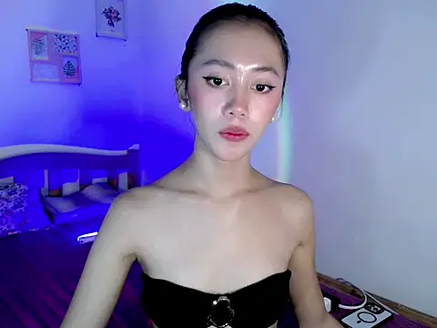 lovely_kiannaHugecock webcam