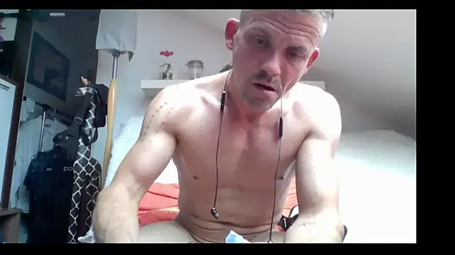 Cambitchboy live sex cam