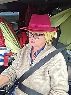 hot-muci - Hot-Muci's free webcam - UK Sex Cams