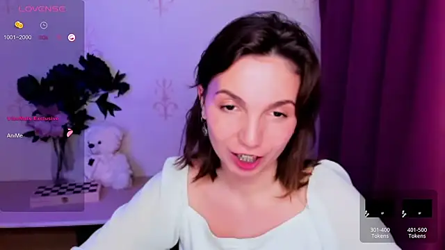 KindHazelHere_ webcam