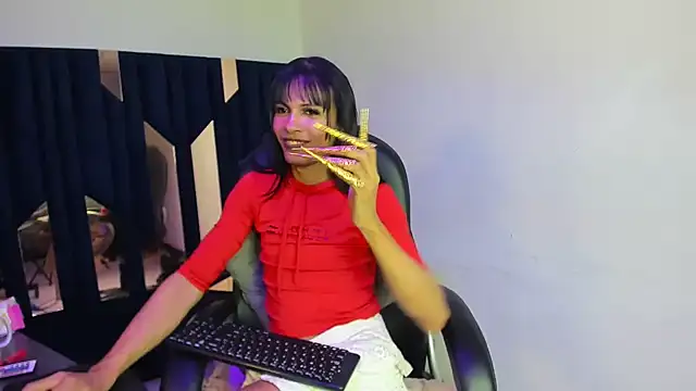 Aisha_hotts777 webcam