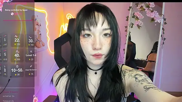 AliceeinWonderlanddd webcam