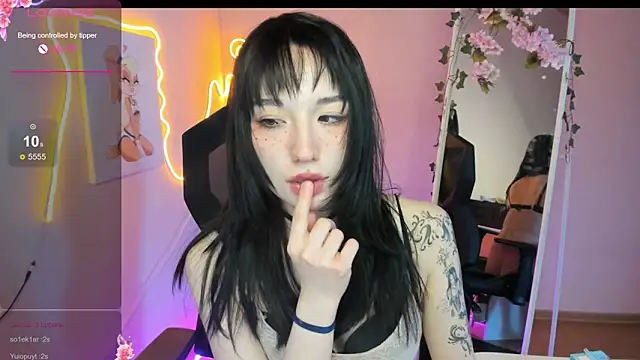 AliceeinWonderlanddd webcam