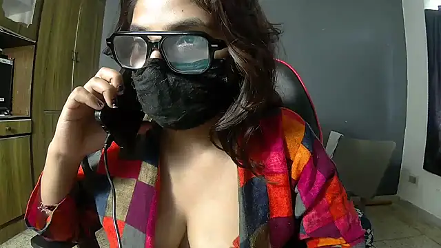 callmeshreya's live cam