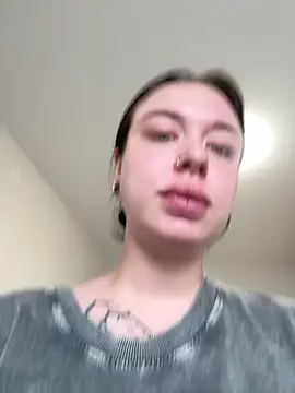 AlishaOfThorns webcam