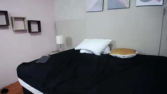 camille_n_shaggy - Camille_n_Shaggy's free webcam - UK Sex Cams