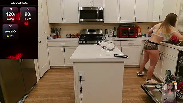 Blondiewithanass webcam