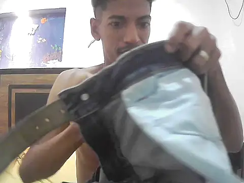 AlbertBigCock live sex cam