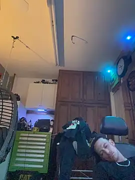 Twist_N_Tease webcam