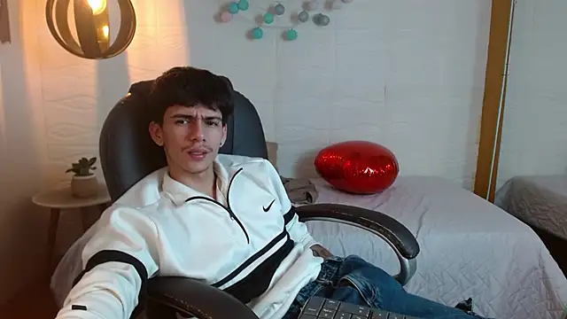 AmethystShadow17 webcam