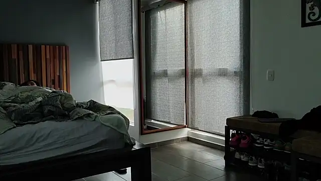 LauraaPeachh1 webcam