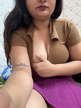 Curvy_Anaya