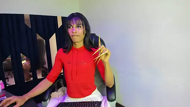 Aisha_hotts777 webcam