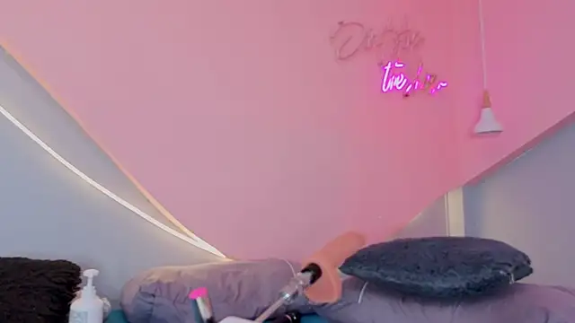 AllisonRoberts_ webcam