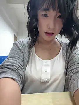 美女lucy2027在线直播