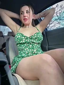 MilfNextDoor20 webcam