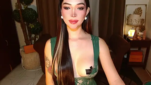 MouthWatering_Ayesha webcam