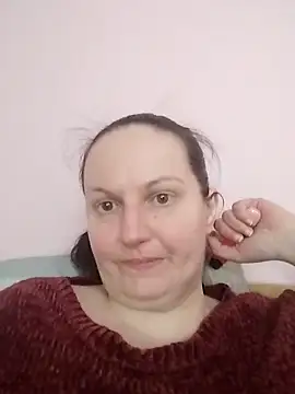 BustyLadyAlma webcam