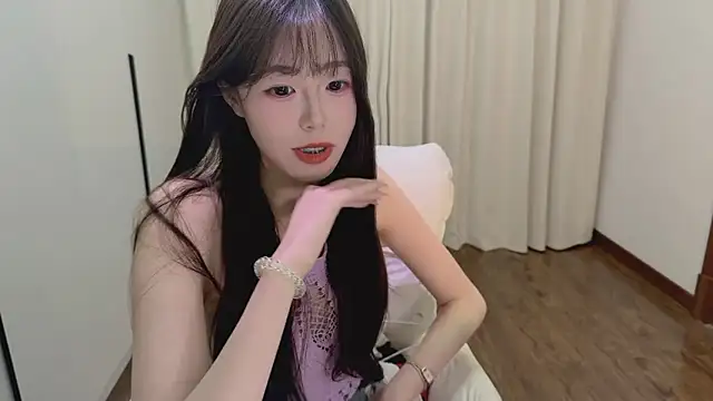 Onecutelittle webcam