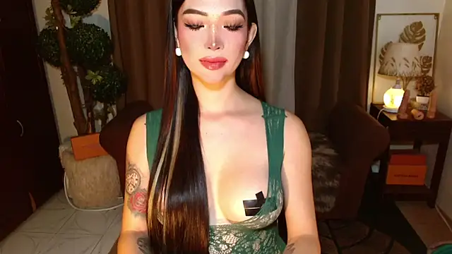 MouthWatering_Ayesha webcam