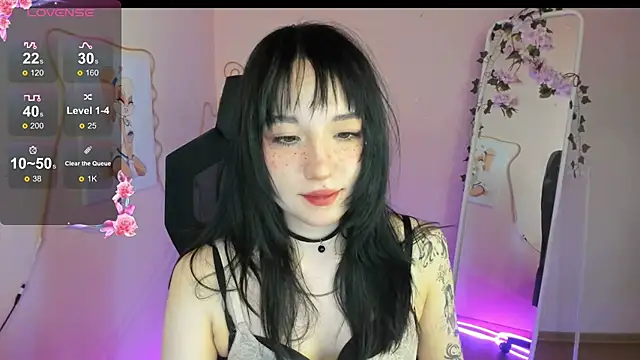 AliceeinWonderlanddd webcam