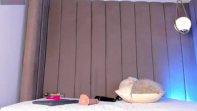 Elise_Diamond webcam