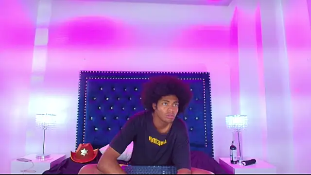 Cristal_and_luke webcam