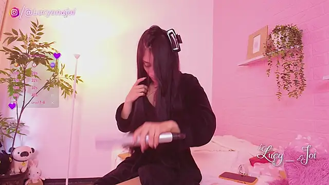 Lucyanajoi webcam