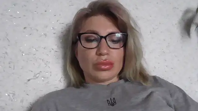 fox_red_lady7 webcam