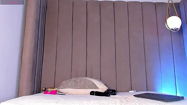 Elise_Diamond webcam