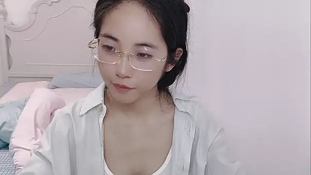 美女MIAOMIAO-666在线直播